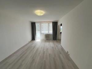 Pronájem bytu 1+1, Praha - Záběhlice, Bramboříková, 39 m2