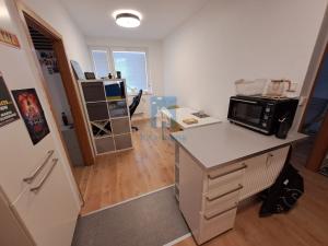 Pronájem bytu 3+kk, Praha, Roškotova, 58 m2