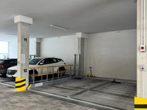 Pronájem garážového stání, Praha - Libeň, Primátorská, 2590 m2