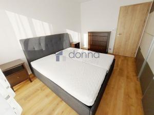 Pronájem bytu 3+kk, Praha, Thomasova, 87 m2