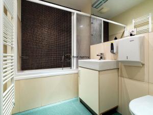 Prodej bytu 2+kk, Praha - Hlubočepy, Geologická, 47 m2