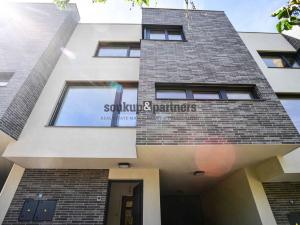 Pronájem rodinného domu, Praha - Háje, V Hájích, 220 m2