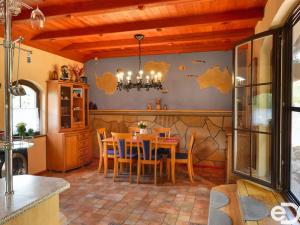 Prodej rodinného domu, Úpice - Radeč, 250 m2