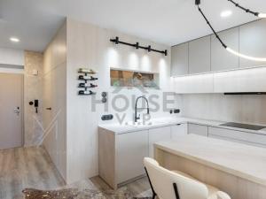 Prodej bytu 2+kk, Praha - Újezd nad Lesy, Velebného, 37 m2