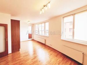 Pronájem bytu 1+kk, Praha - Stodůlky, Tlumačovská, 36 m2