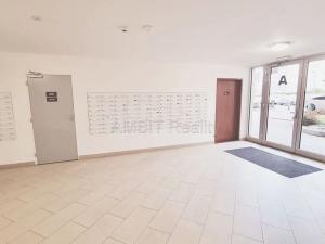 Pronájem bytu 1+kk, Praha - Stodůlky, Tlumačovská, 36 m2