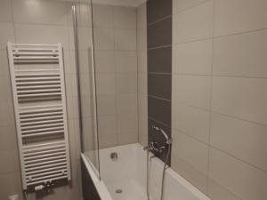 Pronájem bytu 2+kk, Strakonice - Strakonice II, Bezděkovská, 64 m2