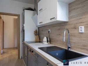Prodej bytu 2+1, Praha - Kamýk, Zárubova, 68 m2