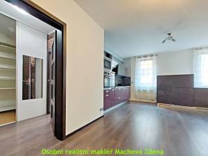 Pronájem bytu 3+kk, Praha - Vysočany, 66 m2