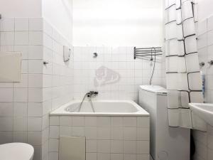 Prodej bytu 1+kk, Praha - Karlín, Sokolovská, 33 m2