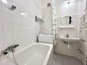 Prodej bytu 1+kk, Praha - Karlín, Sokolovská, 33 m2