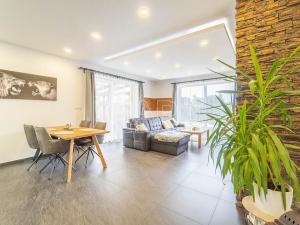 Prodej rodinného domu, Rožmitál pod Třemšínem, 180 m2
