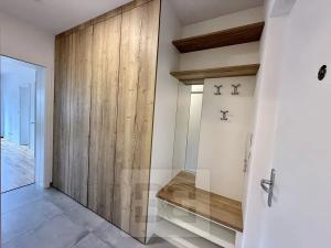 Pronájem bytu 2+kk, Praha - Michle, Hadovitá, 50 m2