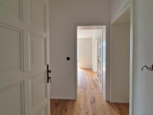 Pronájem bytu 6+kk a větší, Praha - Braník, Branická, 335 m2