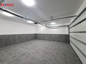 Pronájem bytu 3+1, Praha - Braník, Branická, 192 m2