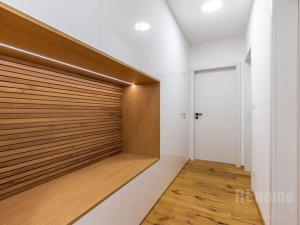 Pronájem rodinného domu, Jesenice, Průběžná, 200 m2