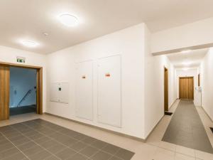 Pronájem bytu 2+kk, Milovice - Mladá, Kaštanová, 44 m2