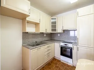 Pronájem bytu 2+kk, Praha - Černý Most, Doležalova, 45 m2
