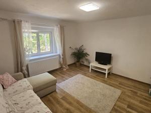 Pronájem bytu 1+1, Příbram - Příbram I, Charvátova, 44 m2