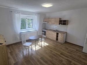 Pronájem bytu 1+1, Příbram - Příbram I, Charvátova, 44 m2