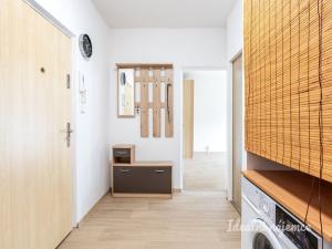 Pronájem bytu 2+kk, Praha - Kamýk, Vnoučkova, 59 m2