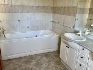 Prodej bytu 4+kk, Liberec - Liberec XXV-Vesec, U Sadu, 131 m2