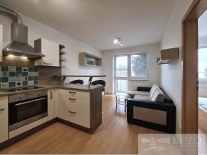 Pronájem bytu 2+kk, Jesenice, V Roháči I., 35 m2