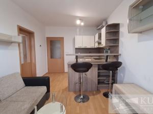 Pronájem bytu 2+kk, Jesenice, V Roháči I., 35 m2