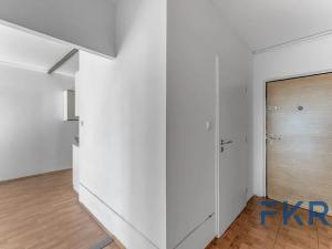 Prodej bytu 2+kk, Praha - Prosek, Zárybská, 42 m2