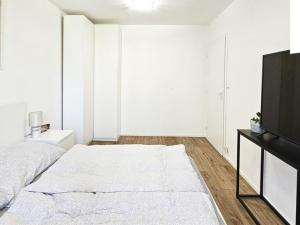 Pronájem bytu 3+kk, Průhonice, Dobřejovická, 73 m2