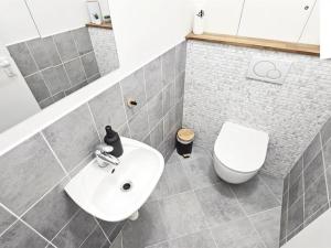 Pronájem bytu 3+kk, Průhonice, Dobřejovická, 73 m2