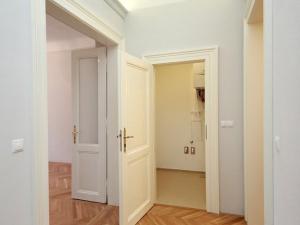 Pronájem bytu 3+1, Praha - Smíchov, Kořenského, 109 m2