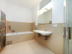 Pronájem bytu 3+1, Praha - Smíchov, Kořenského, 109 m2