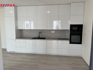 Pronájem bytu 2+kk, Zlín, Tyršovo nábřeží, 66 m2