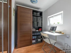 Prodej obchodního prostoru, Praha, Vačkářova, 216 m2