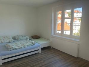Pronájem bytu 2+1, Praha - Smíchov, 77 m2