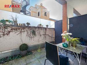 Pronájem bytu 1+kk, Praha - Vršovice, Petrohradská, 29 m2