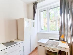 Pronájem bytu 2+1, Praha - Holešovice, Na Maninách, 52 m2