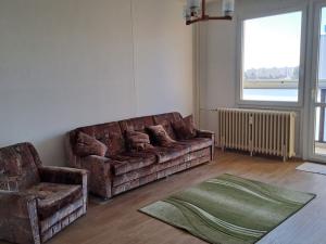 Pronájem bytu 2+1, Jičín - Nové Město, Lidické náměstí, 63 m2