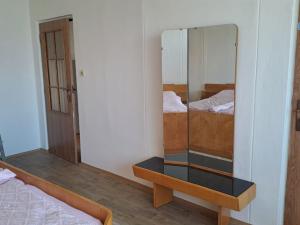 Pronájem bytu 2+1, Jičín - Nové Město, Lidické náměstí, 63 m2