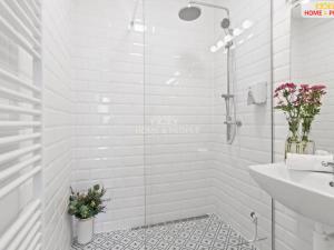 Pronájem bytu 2+kk, Praha - Vysočany, Kolbenova, 45 m2