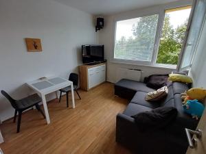 Pronájem bytu 2+kk, Praha - Bohnice, Hlivická, 32 m2
