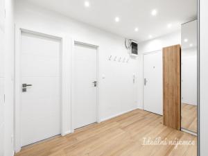 Pronájem bytu 3+kk, Praha - Modřany, Krouzova, 69 m2