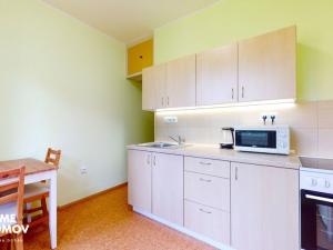 Pronájem bytu 2+1, Vizovice, čtvrť A. Háby, 52 m2