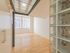 Pronájem bytu 1+1, Praha, Viktora Huga, 46 m2
