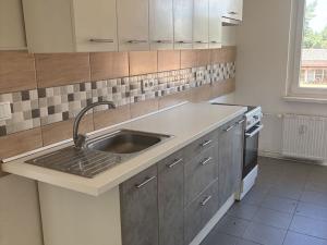 Prodej bytu 3+1, Bukovany, 67 m2