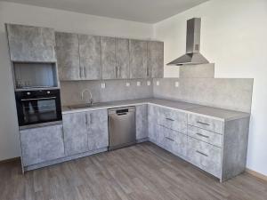 Pronájem bytu 2+kk, Stochov, Osvobození, 54 m2