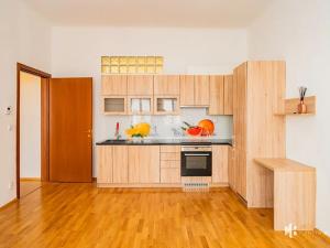 Pronájem bytu 2+kk, Praha - Žižkov, Kubelíkova, 55 m2