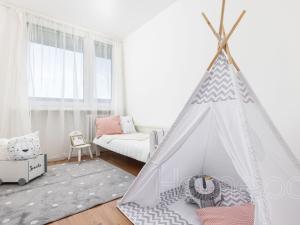 Pronájem bytu 3+1, Praha, Hviezdoslavova, 55 m2