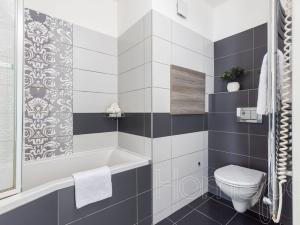 Pronájem bytu 3+1, Praha, Hviezdoslavova, 55 m2